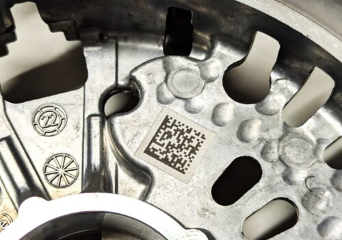 Marcatura laser in profondità di un pezzo metallico