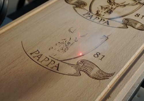 Macchina laser a fibra attiva Gold Line per incisione su legno
